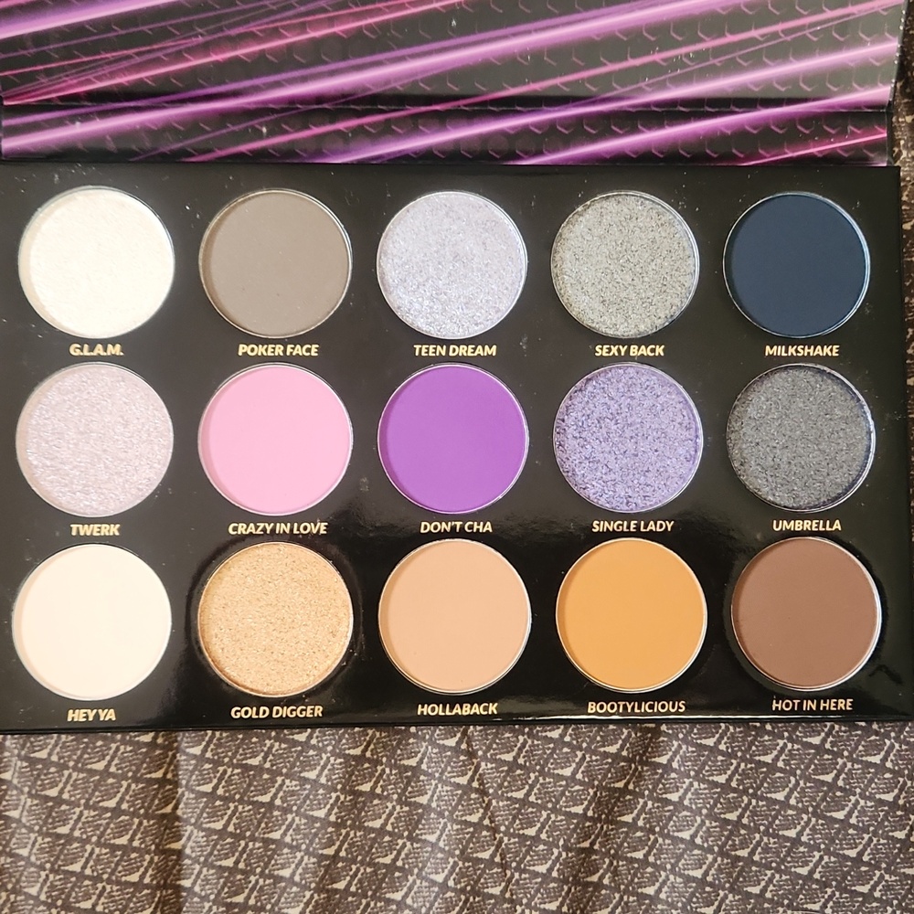 BH Cosmetics Remix Dance 00's Palette